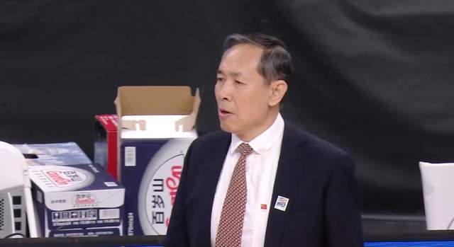 皇冠体育官方入口-CBA上演巅峰对决,夺冠热门4核心伤缺,老帅恐遭惨败,CCTV5直播